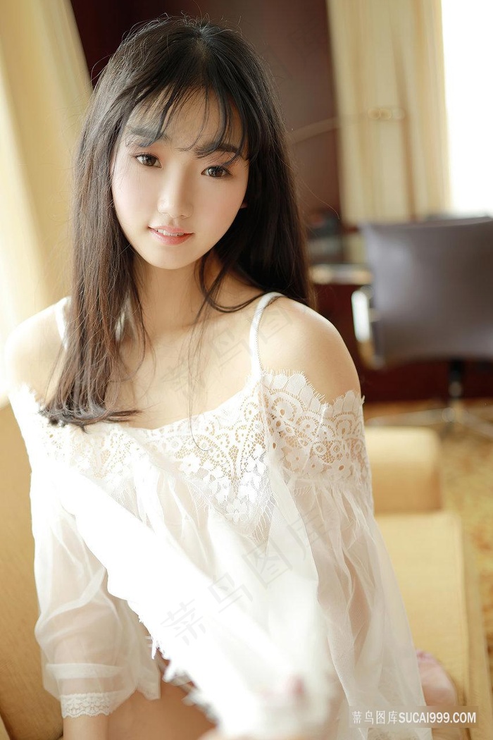 碎裙子沙发睡午觉